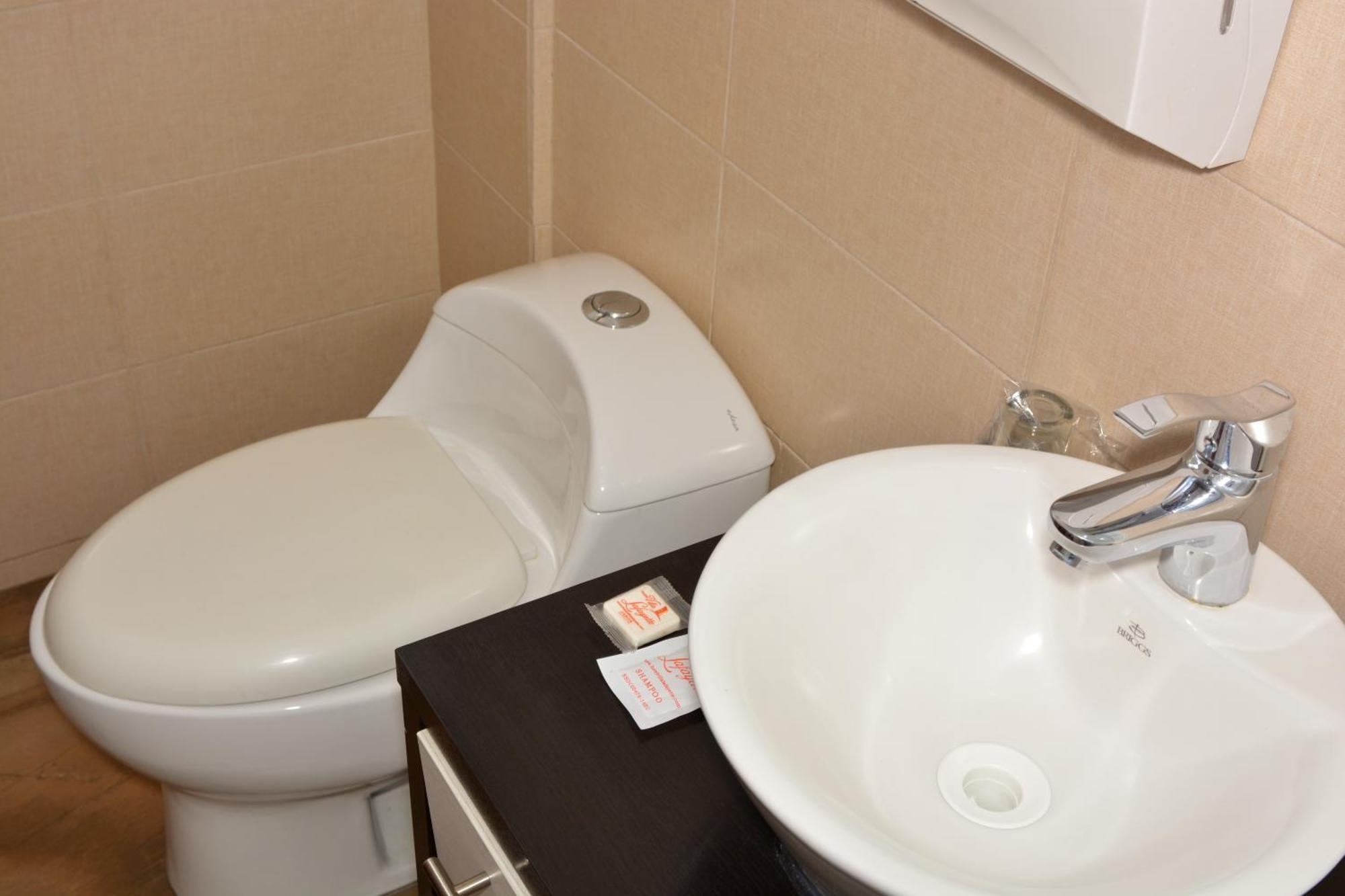 Hotel Villa Lafayette Quito Bagian luar foto